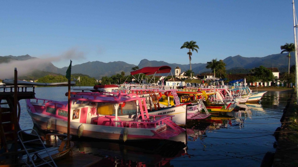 Blick auf Hafen und Paraty
