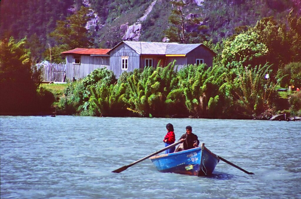 Manche Häuser sind in Patagonien nur per Boot zu erreichen