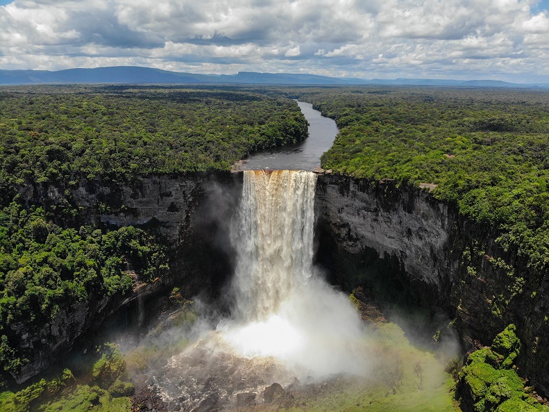 Kaieteur Falls - © David DiGregorio