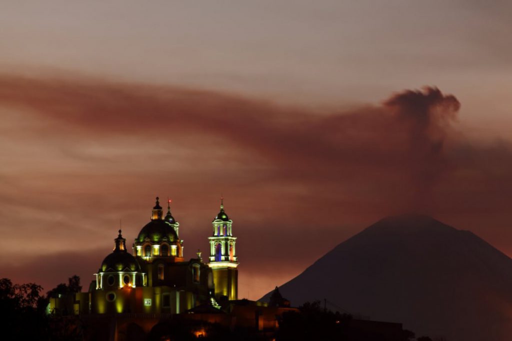 Kathedrale von Puebla bei Nacht (© Ira Rossenbeck)