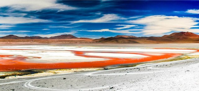 Laguna Colorada – Rötlich schimmernde Hochlandlagune im bolivianischen Altiplano
