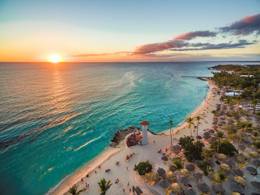 Bayahibe la Romana bei Sonnenuntergang (© Tourist Board Dominikanische Republik, www.GoDominicanRepublic.com/de)