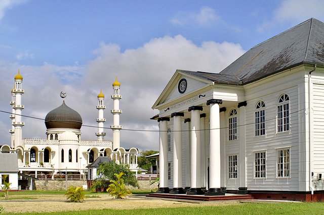 Moschee und Synagoge © Suriname Tourism Foundation