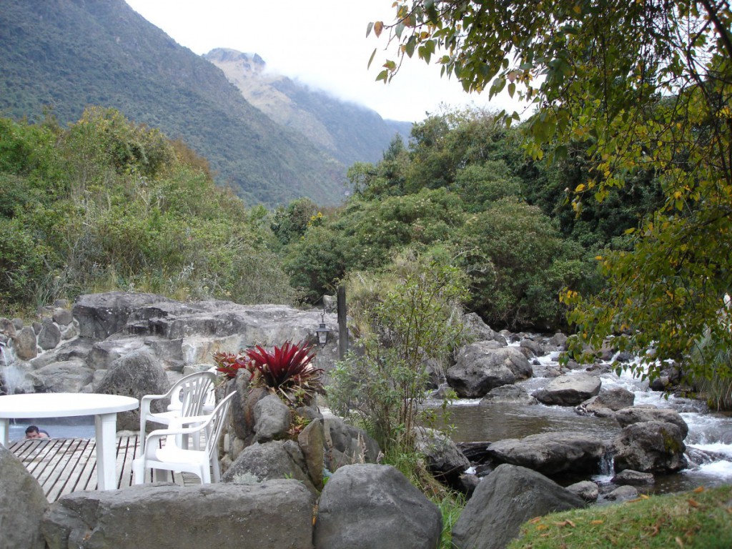 Die Thermen von Papallacta im Bergnebelwald