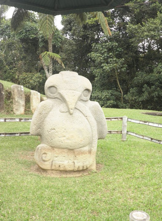Steinskulptur im Archäologischen Park von San Agustin (© Diana Quintero)
